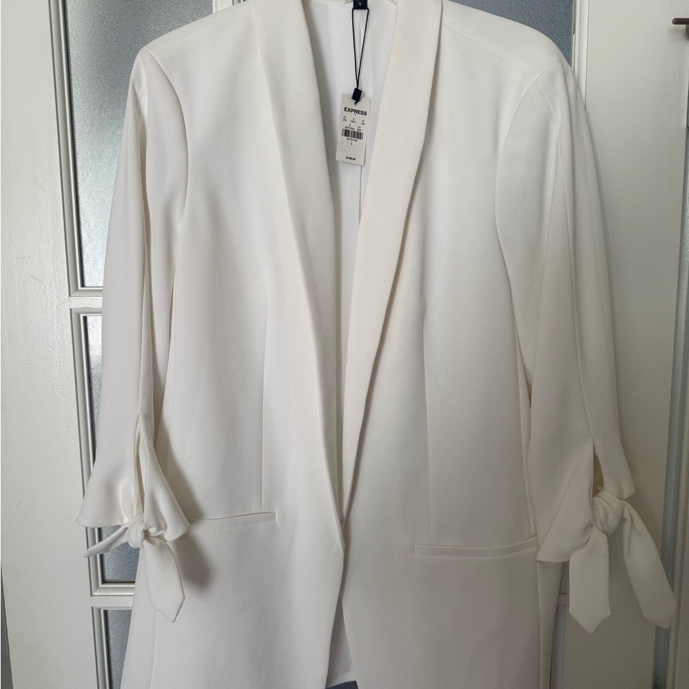 Express White Blazer with Shawl Collar and Tie Sleeves Large
